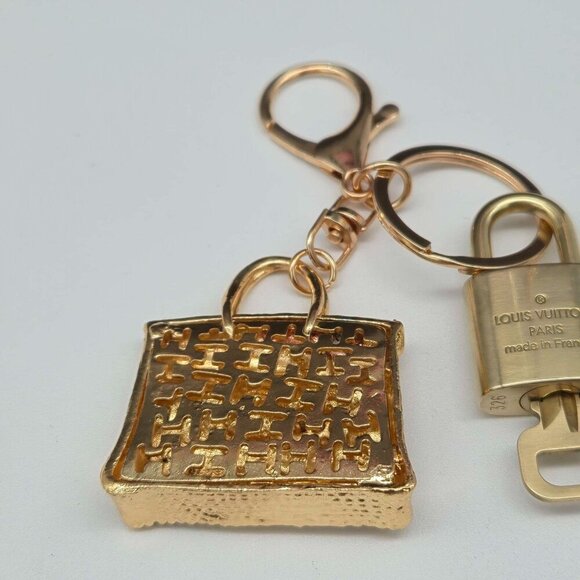 100% Auth Louis Vuitton Lock & Key with unbranded Bagcharm, Keycharm, Keychain - Picture 5 of 8